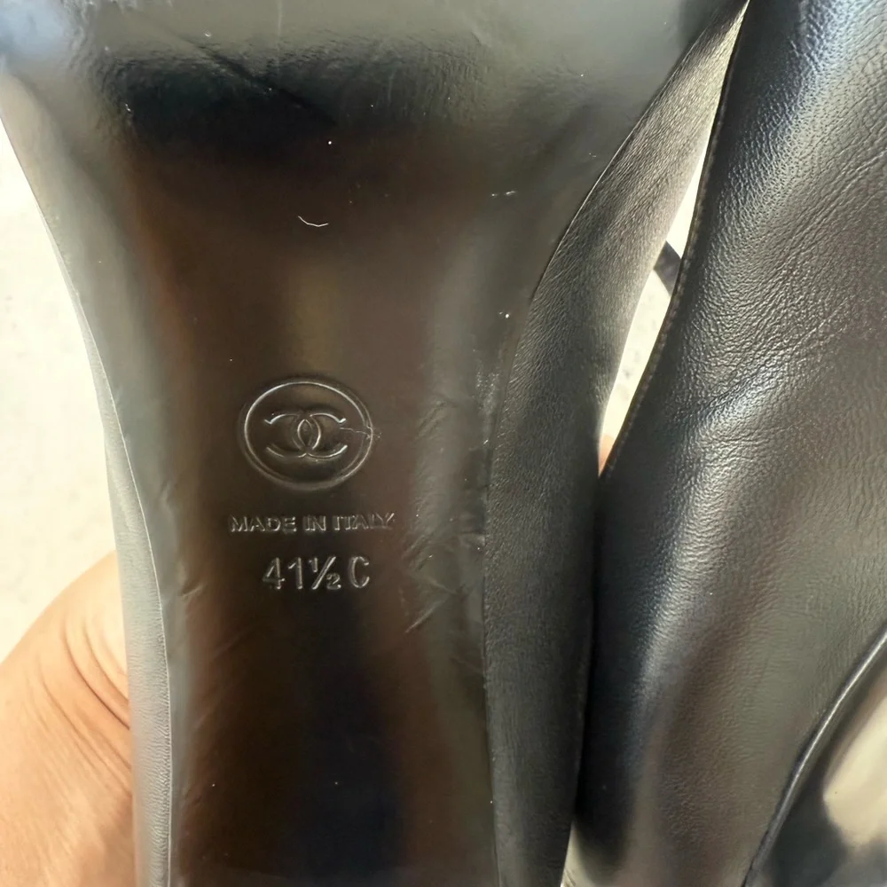 CHANEL Mary Jane Black Heels - Picture 7 of 8
